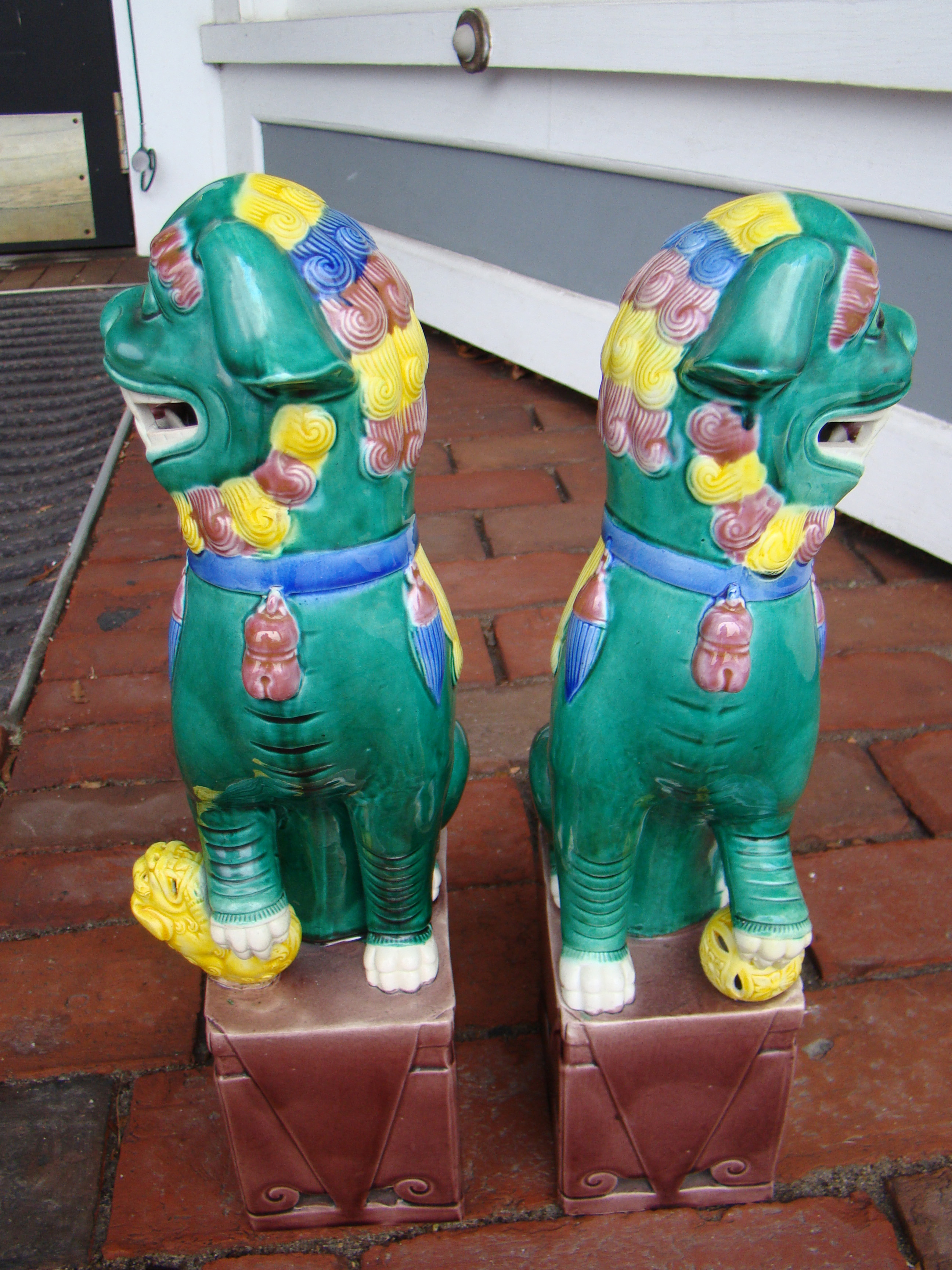 An attractive pair of vintage 14" Chinese Foo Dogs — image 2