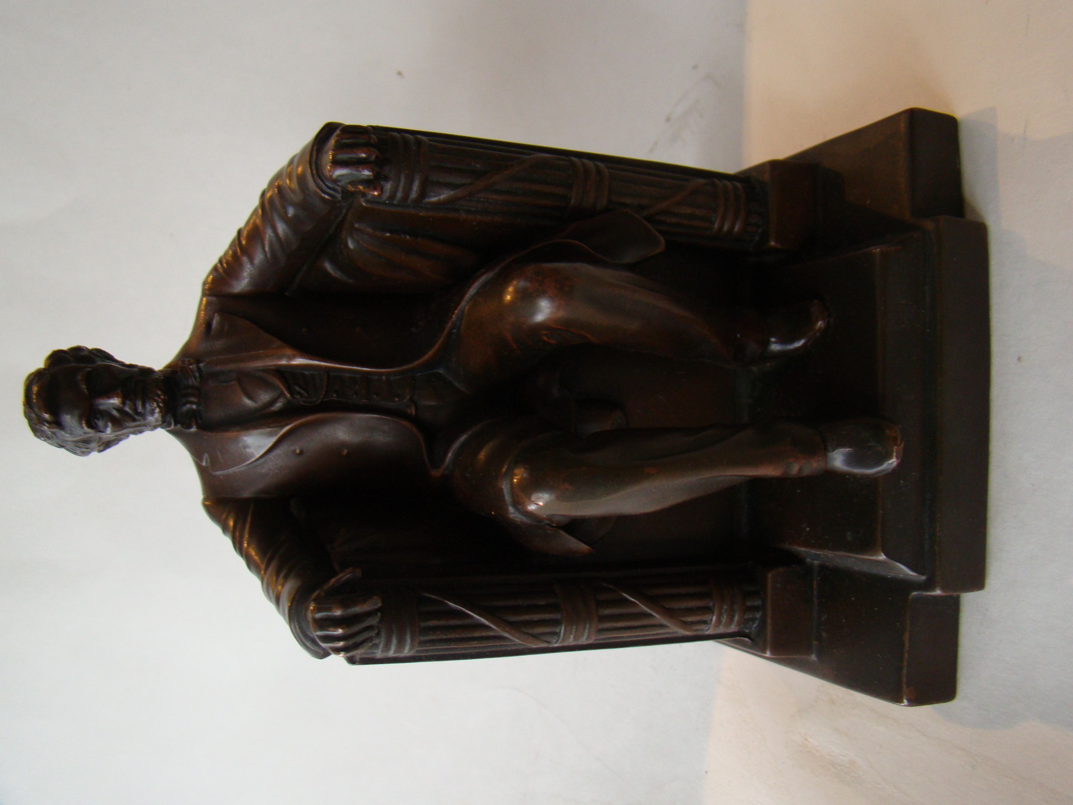 A very fine single "Lincoln in the chair" bookend made by Jennings Brothers of Bridgeport, CT, circa 1925   — image 3