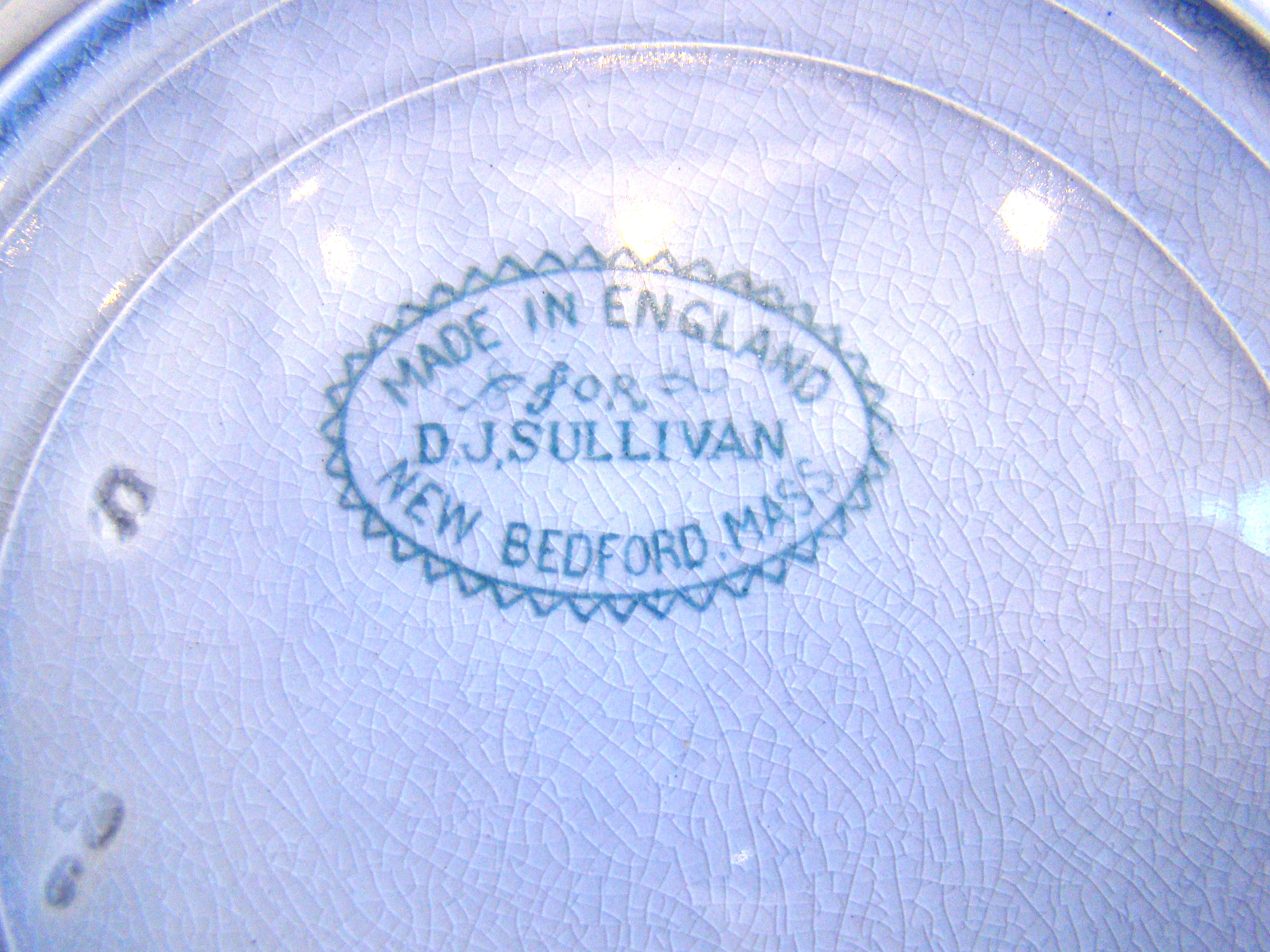 A dinner plate made in 1896 to commemorate the dinner service ordered by Martha Washington in 1796