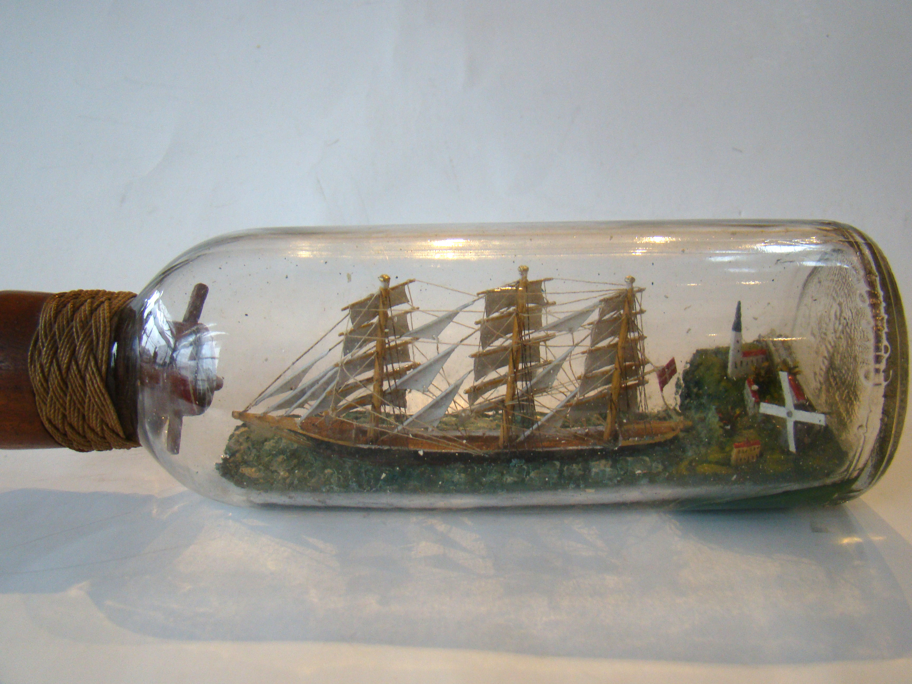 An outstanding vintage ship-in-a bottle dated 1946 — image 2