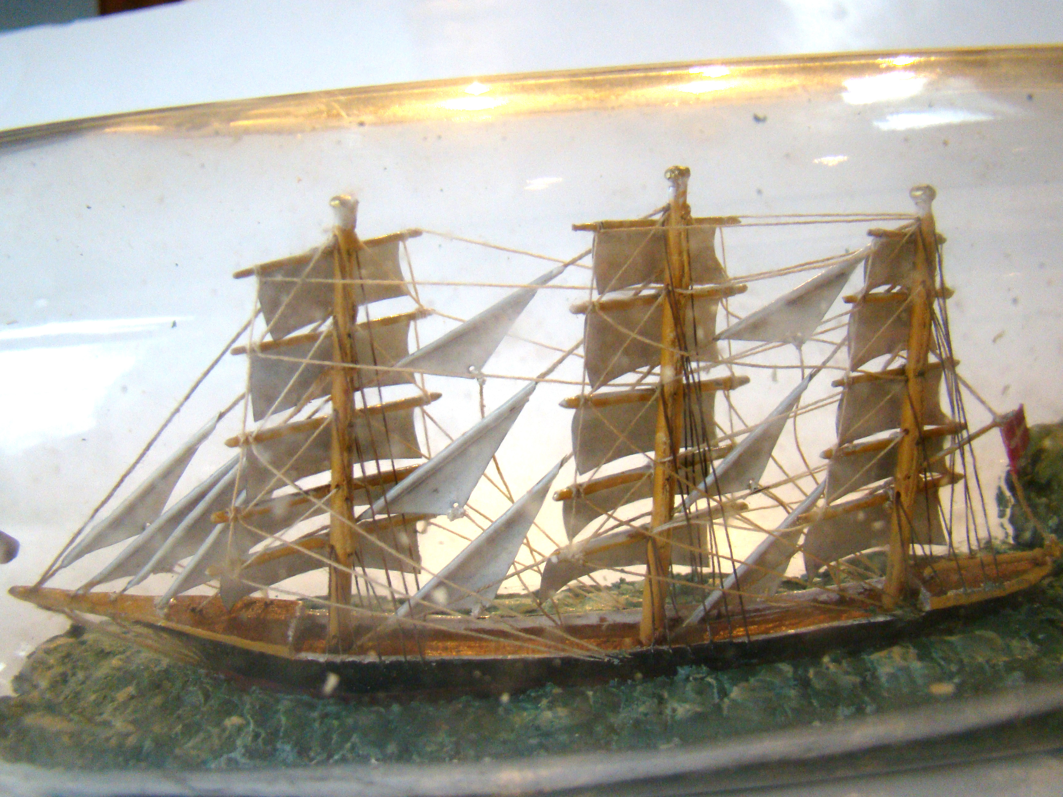 An outstanding vintage ship-in-a bottle dated 1946 — image 5