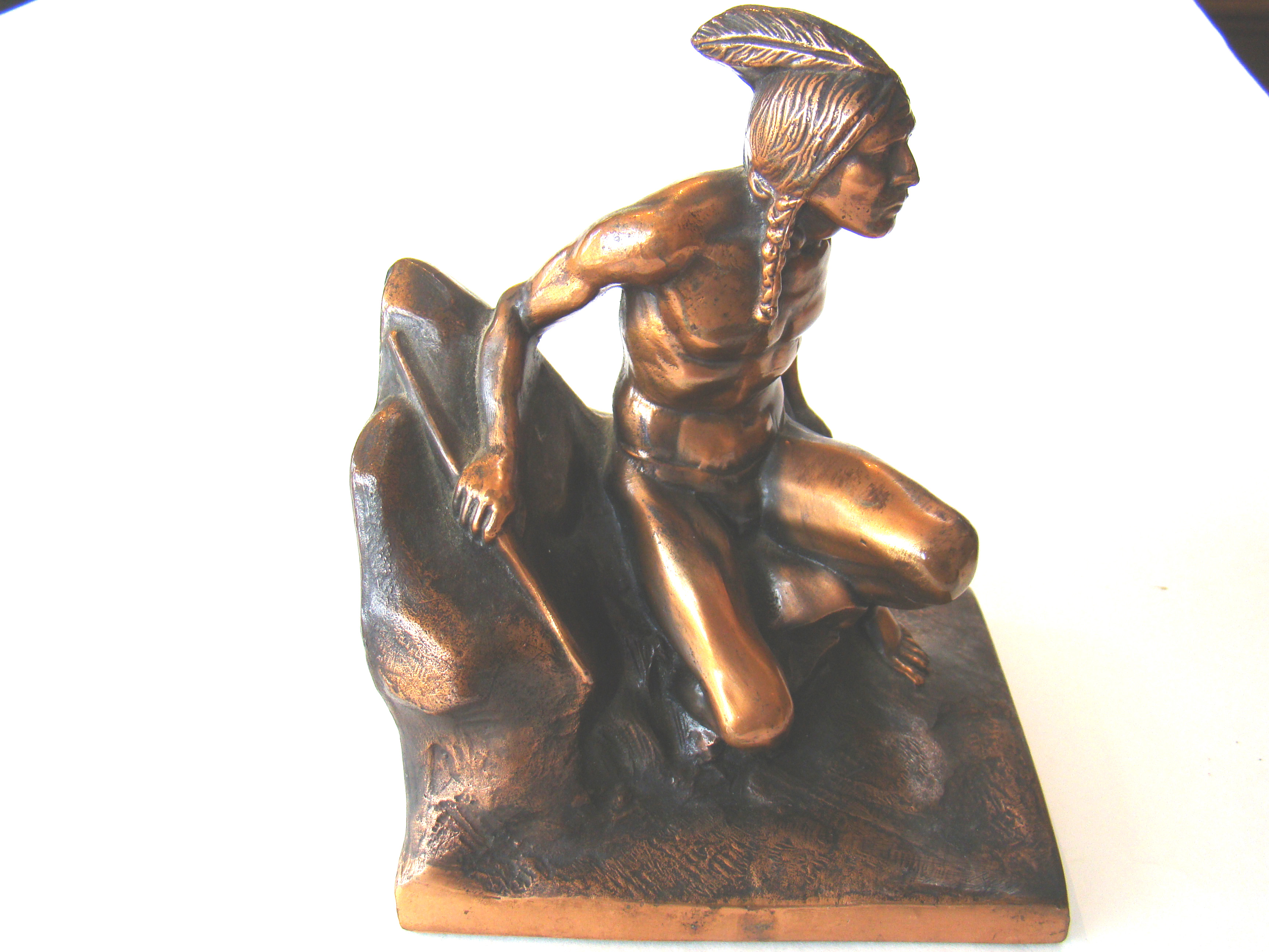 A pair of vintage Native American Scout bookends circa 1935 — image 3