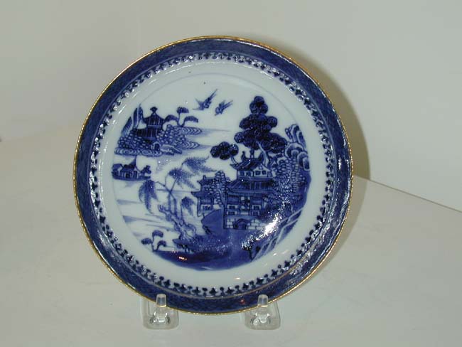 Set of 4 Chinese Export 'Imperial Nanking' Deep Saucers circa 1810 — image 2