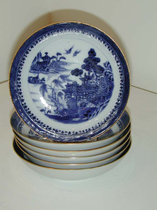 Set of 4 Chinese Export 'Imperial Nanking' Deep Saucers circa 1810