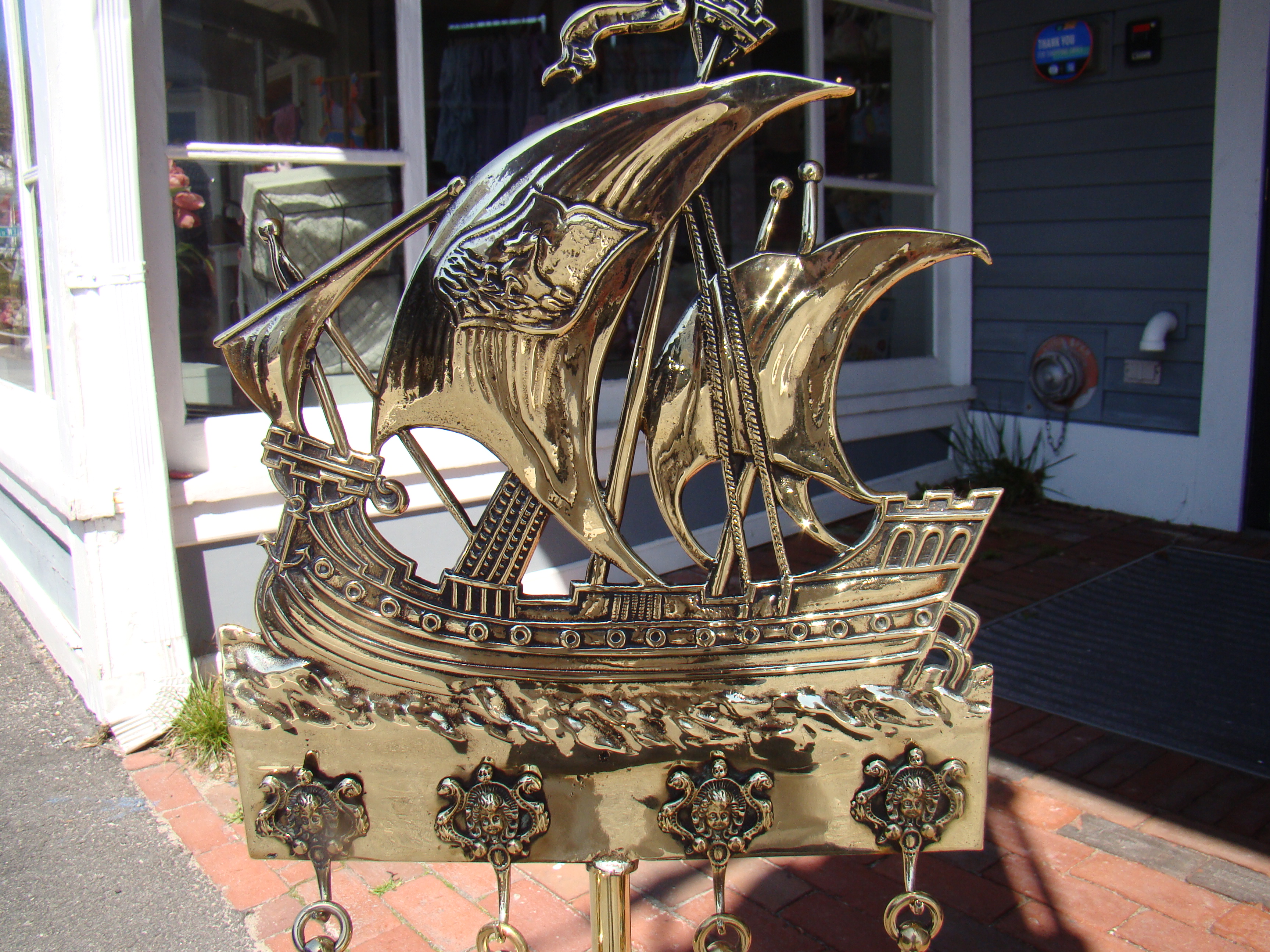 An outstanding nautical themed fire place equipment set circa 1900 — image 2