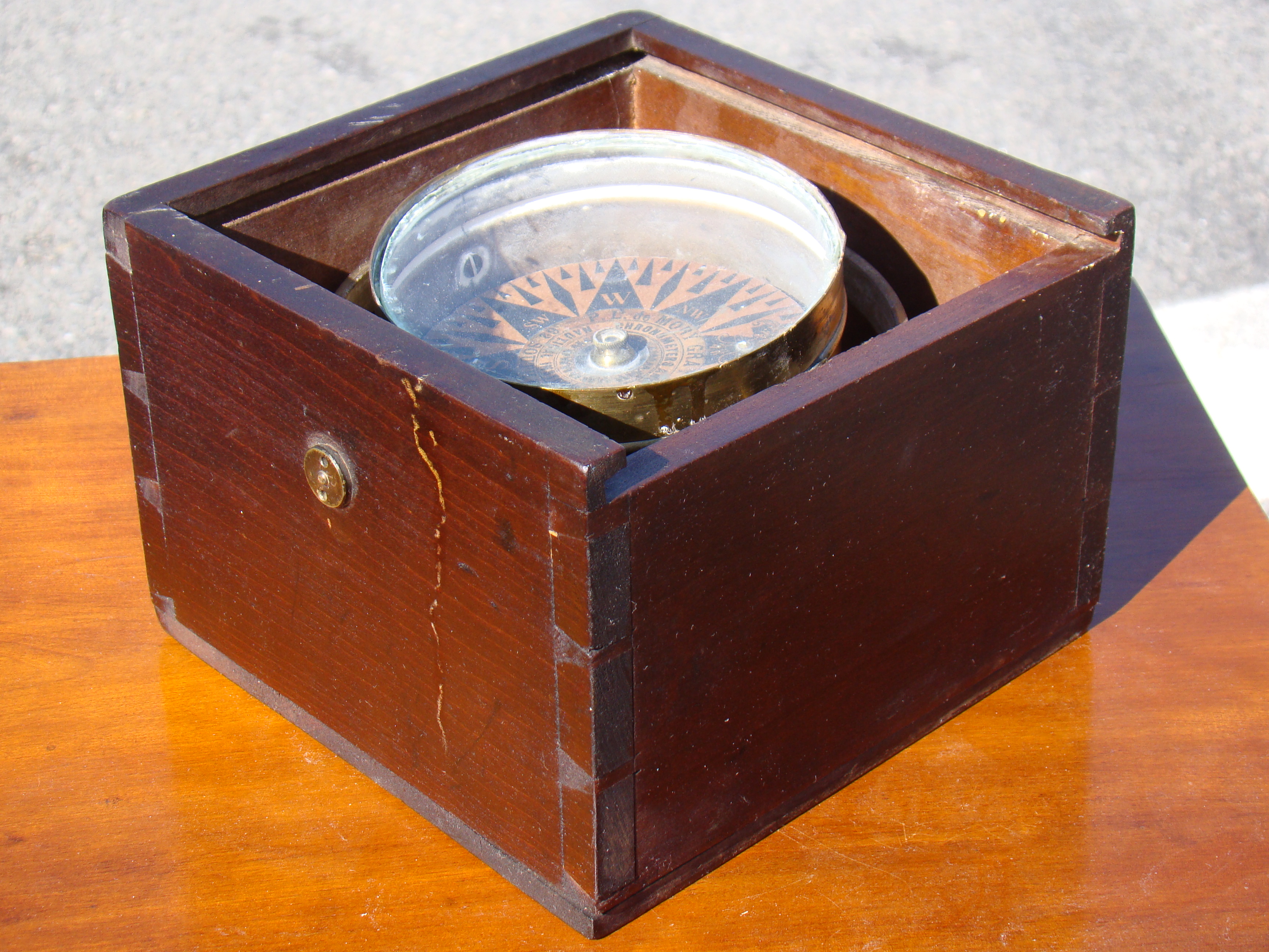 An American Civil War era ship's dry-card compass circa 1865