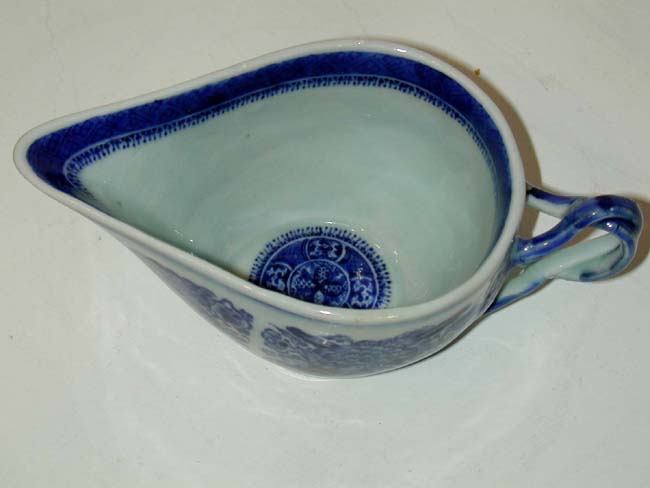 Chinese Export Blue 'Fitzhugh' Strap Handled Creamer circa 1810 — image 2