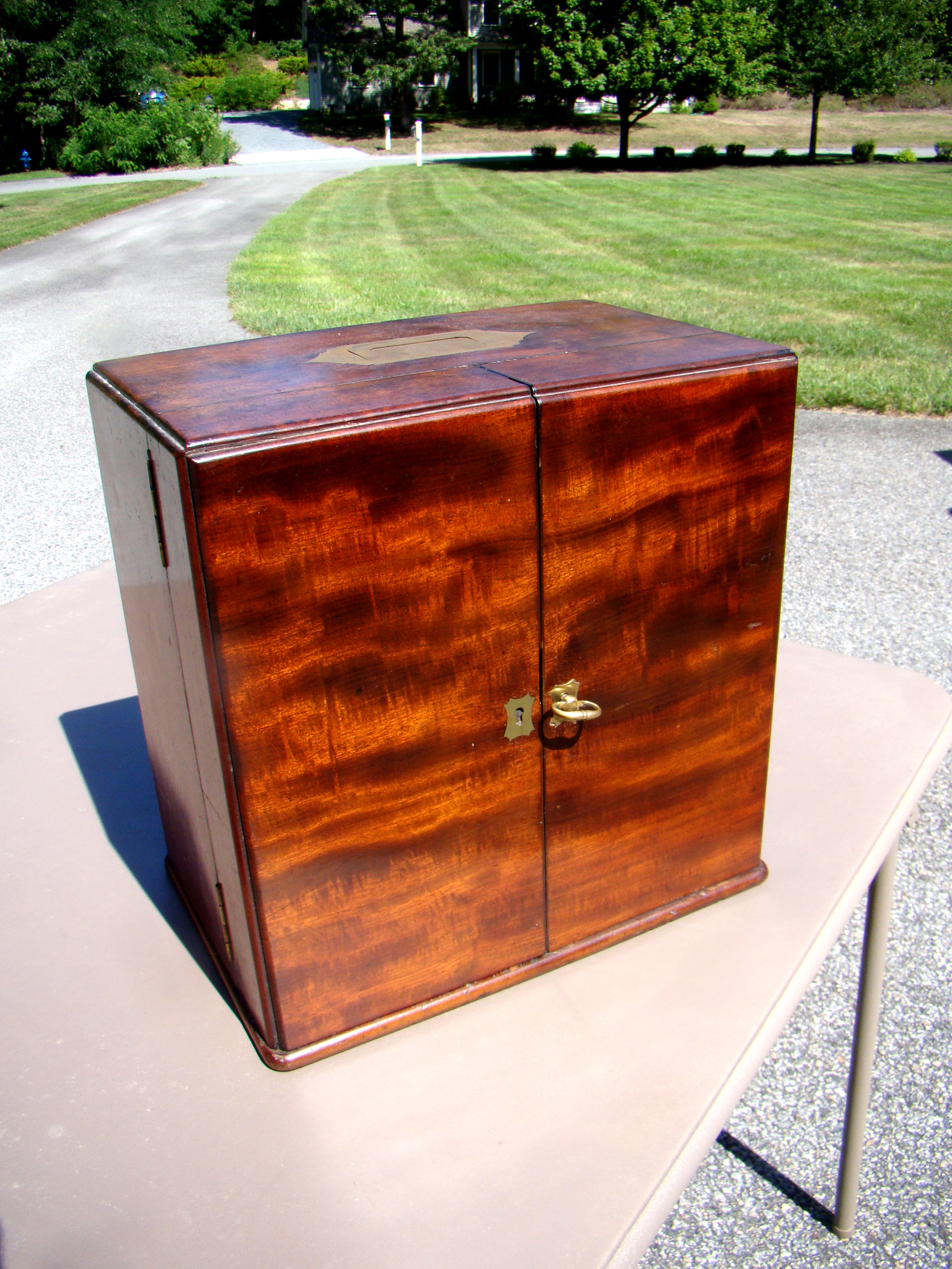 A FABULOUS and RARE English Apothecary Chest signed "Hewitt & Son. Makers to the Admiralty" circa 1830 — image 2