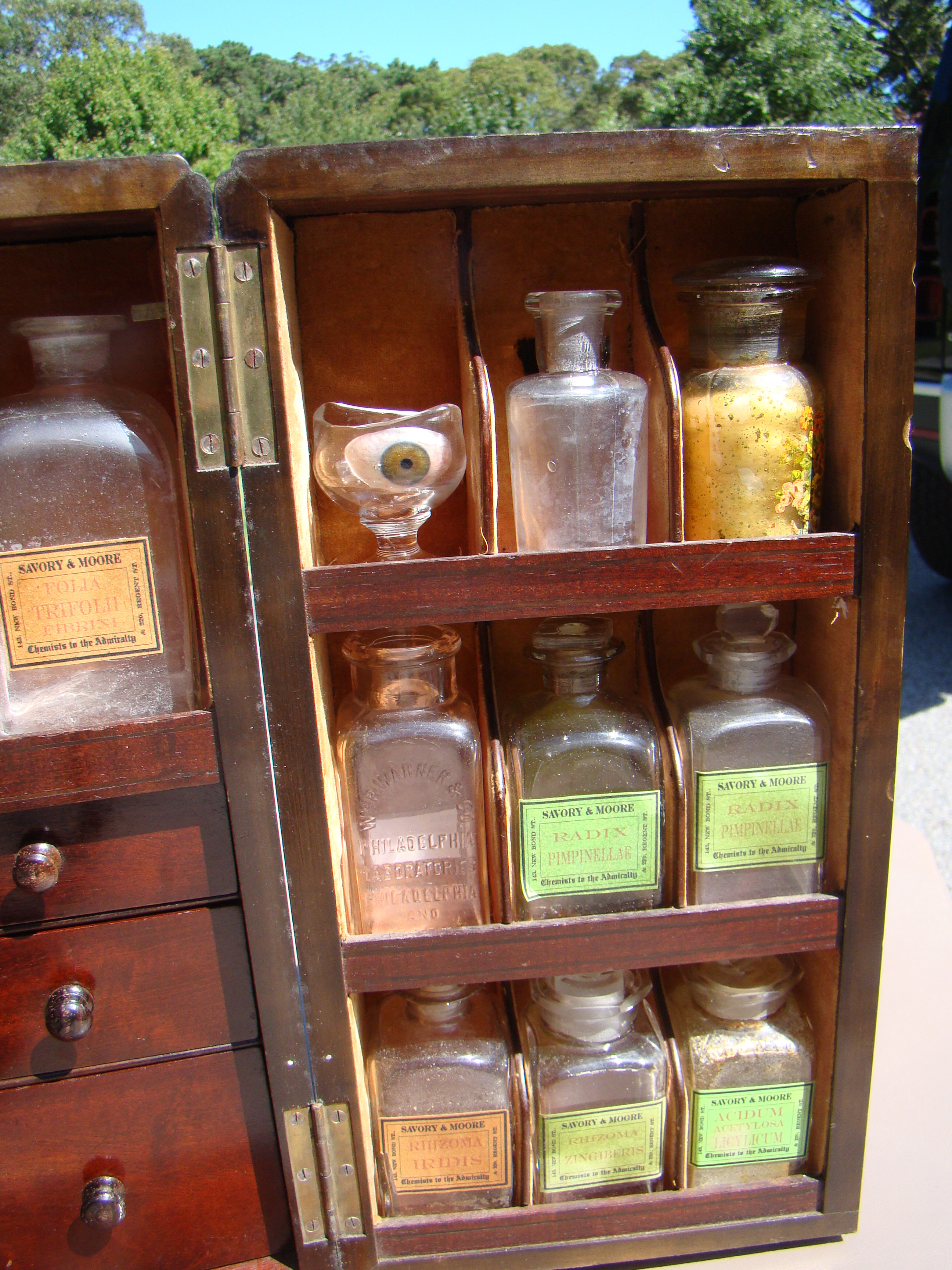 A FABULOUS and RARE English Apothecary Chest signed "Hewitt & Son. Makers to the Admiralty" circa 1830 — image 5