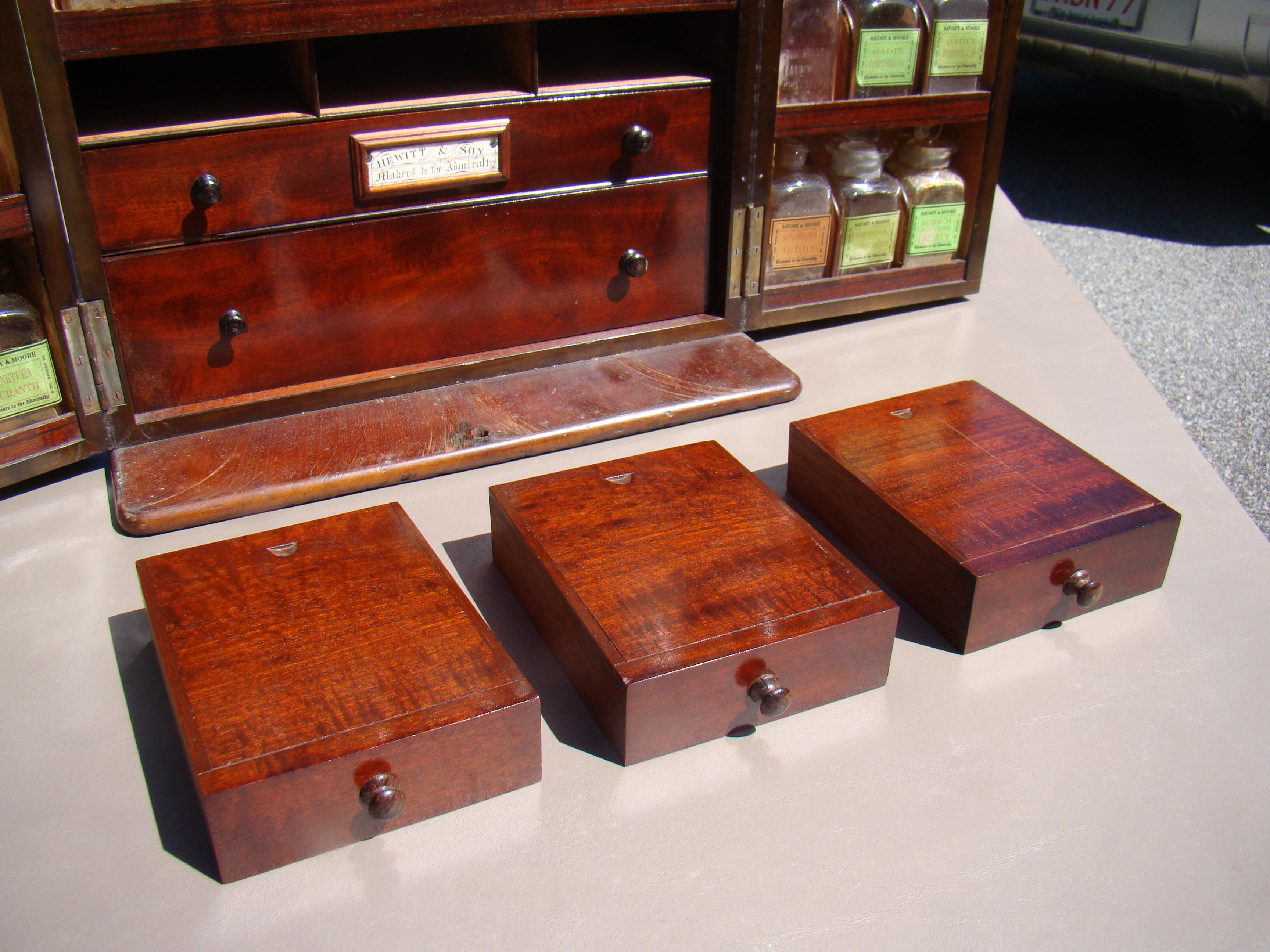 A FABULOUS and RARE English Apothecary Chest signed "Hewitt & Son. Makers to the Admiralty" circa 1830 — image 9
