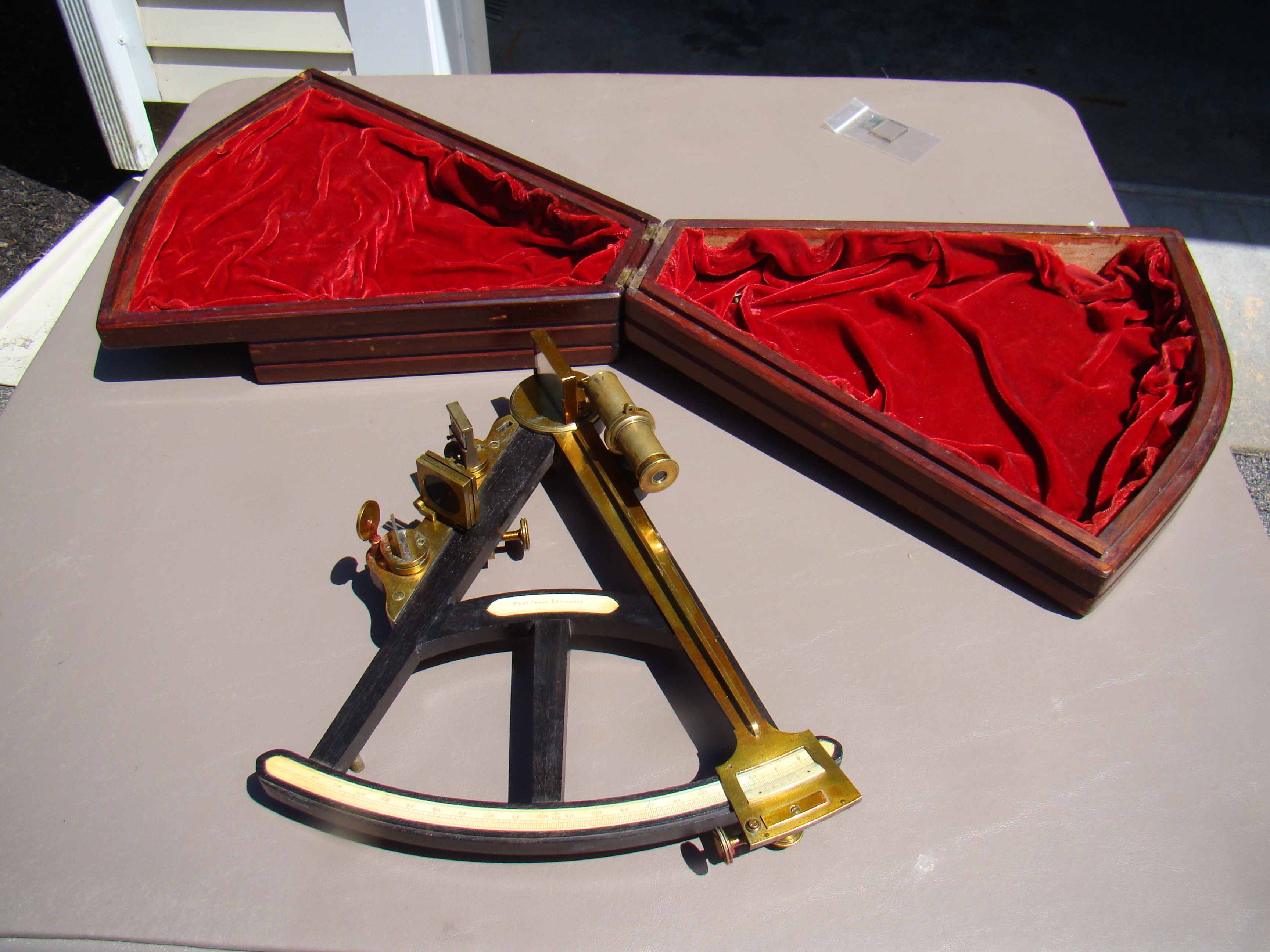 A fine cased English mariner's ebony framed octant made by Thomas Jones of Liverpool circa 1816-1831 — image 2