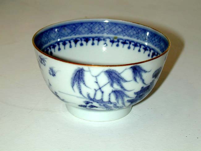 Set of 10 Chinese Export 'Imperial Nanking' Tea Bowls Circa 1810 — image 2