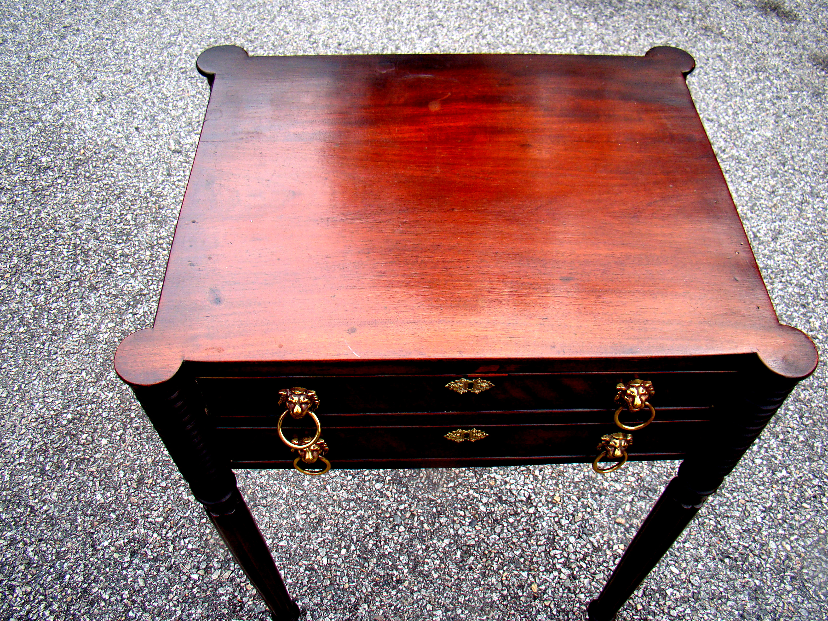 A fine Sheraton two-drawer mahogany stand made circa 1805 from the North Shore of Massachusetts — image 3