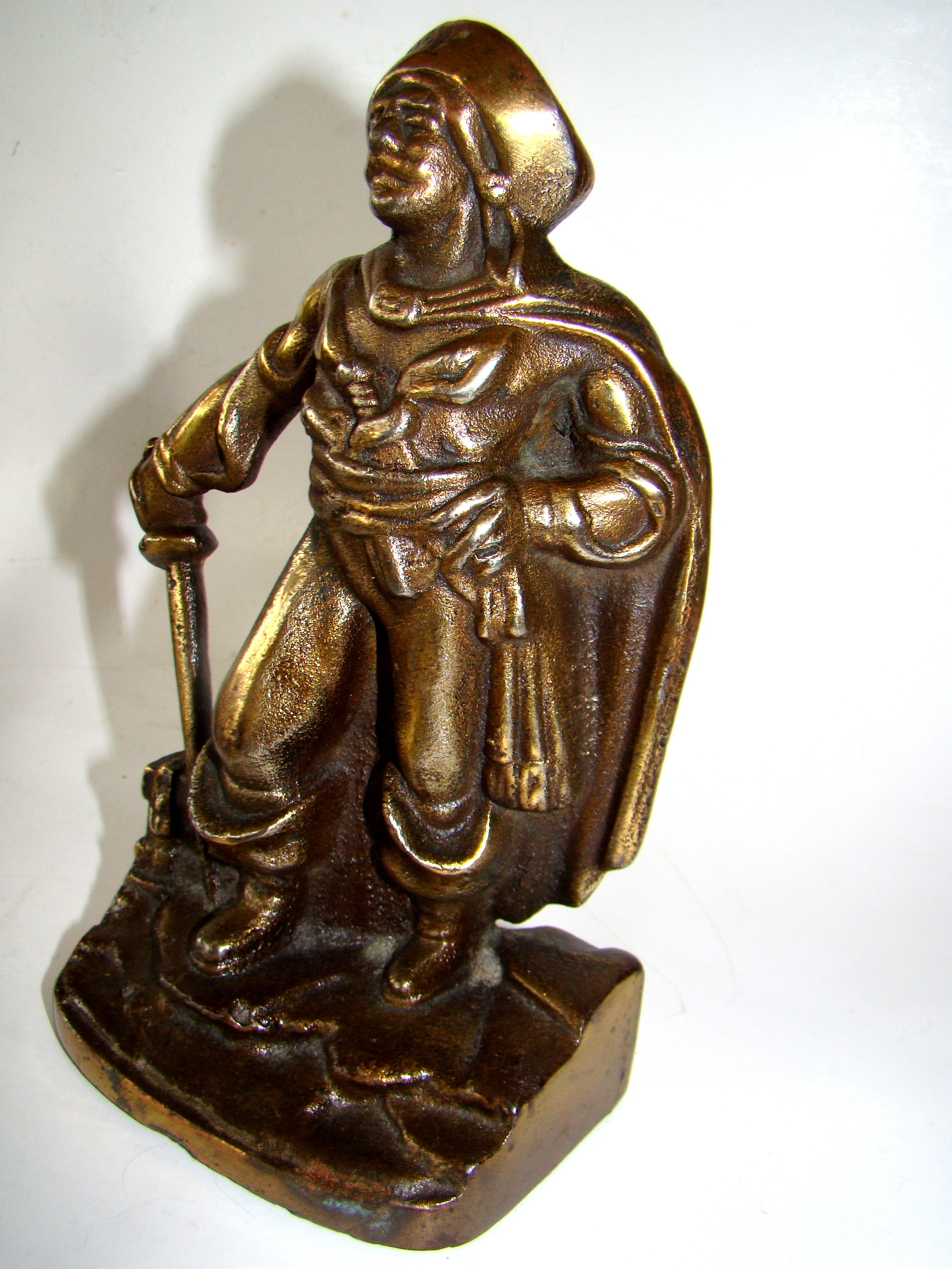 A pair of vintage brass/bronze pirate bookends circa 1930 — image 2
