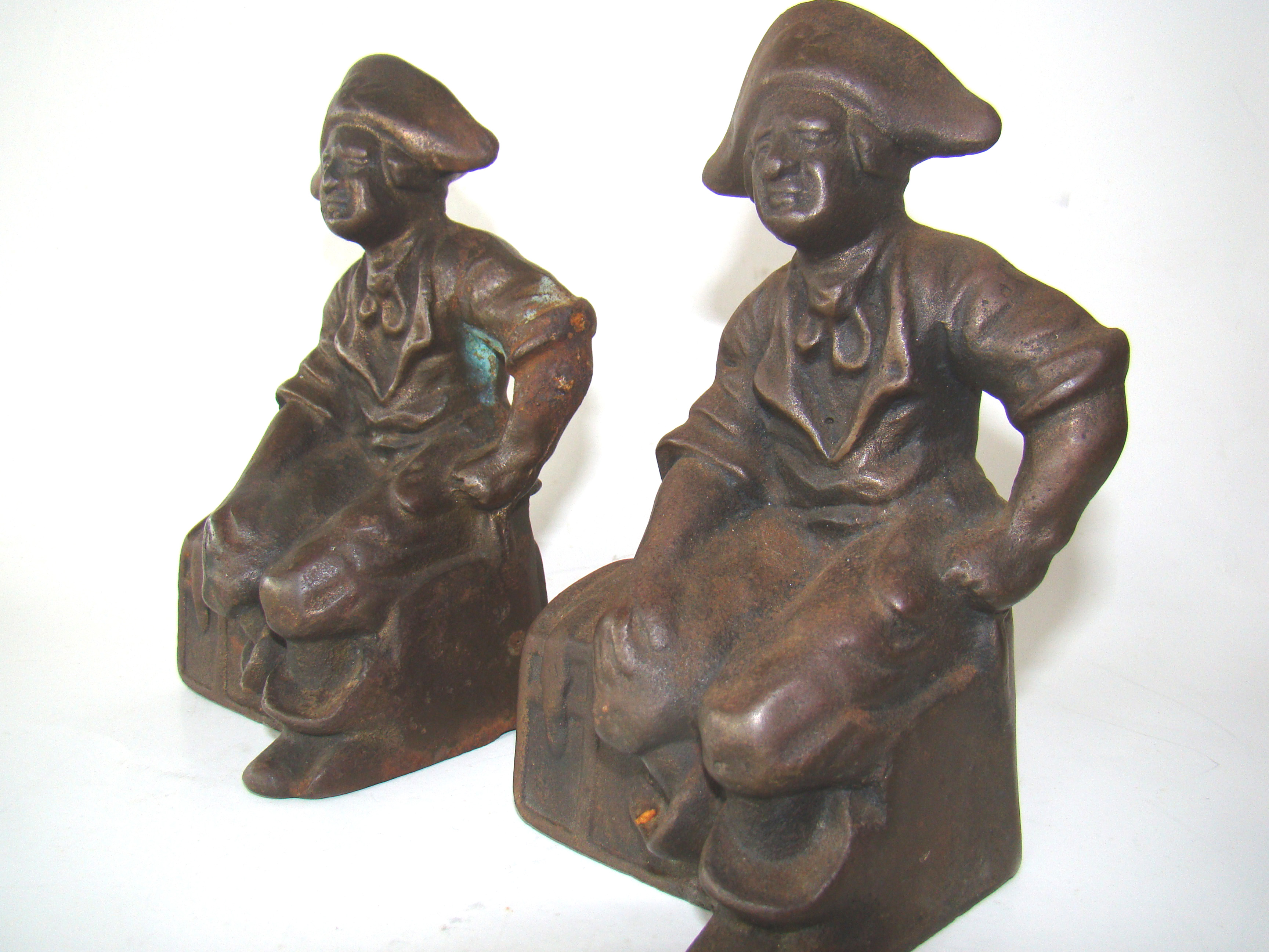 A pair of vintage cast iron Pirate sitting on a treasure chest bookends circa 1920 — image 2