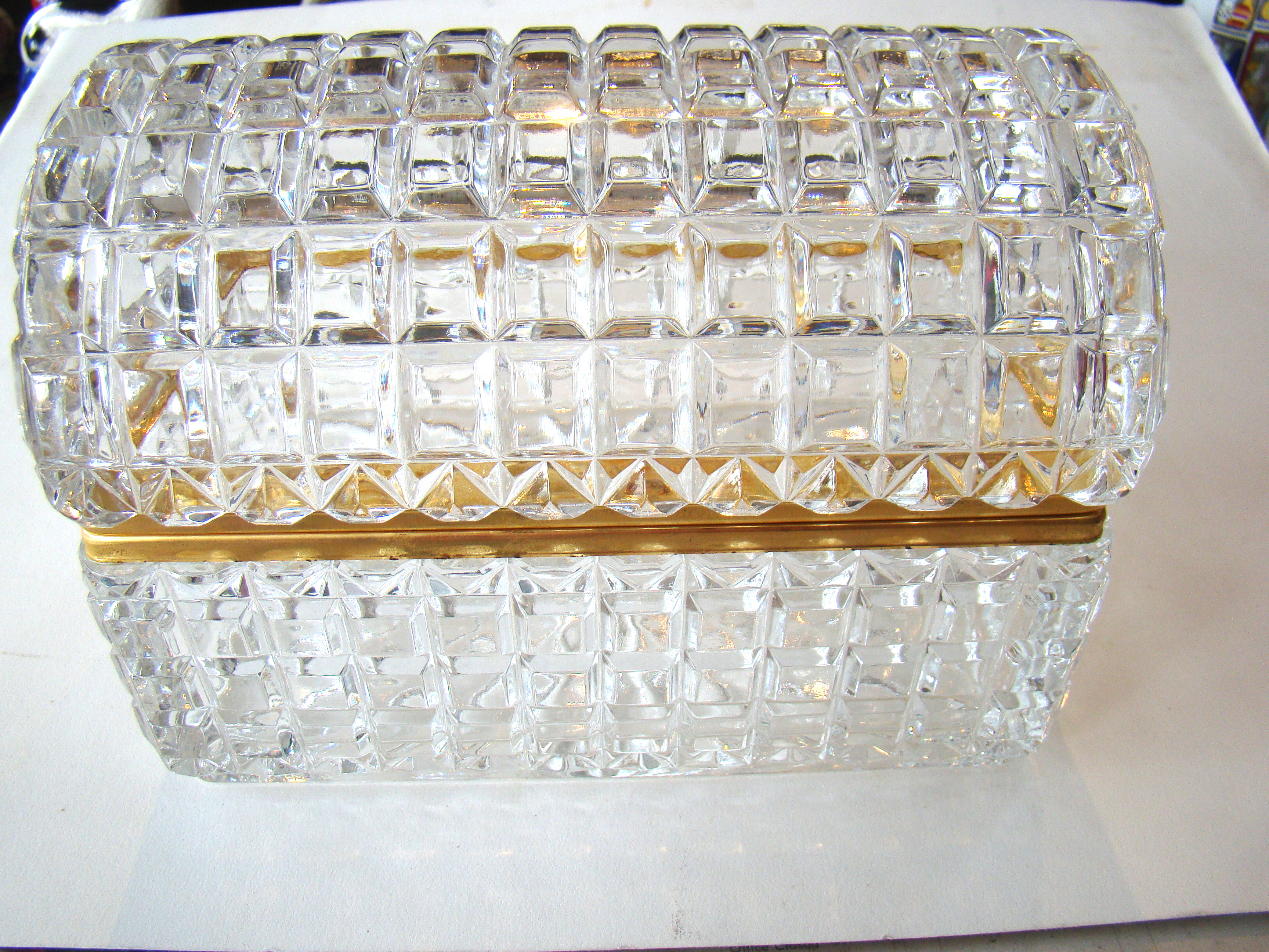 A  vintage French leaded crystal hinged and domed jewelry box — image 3