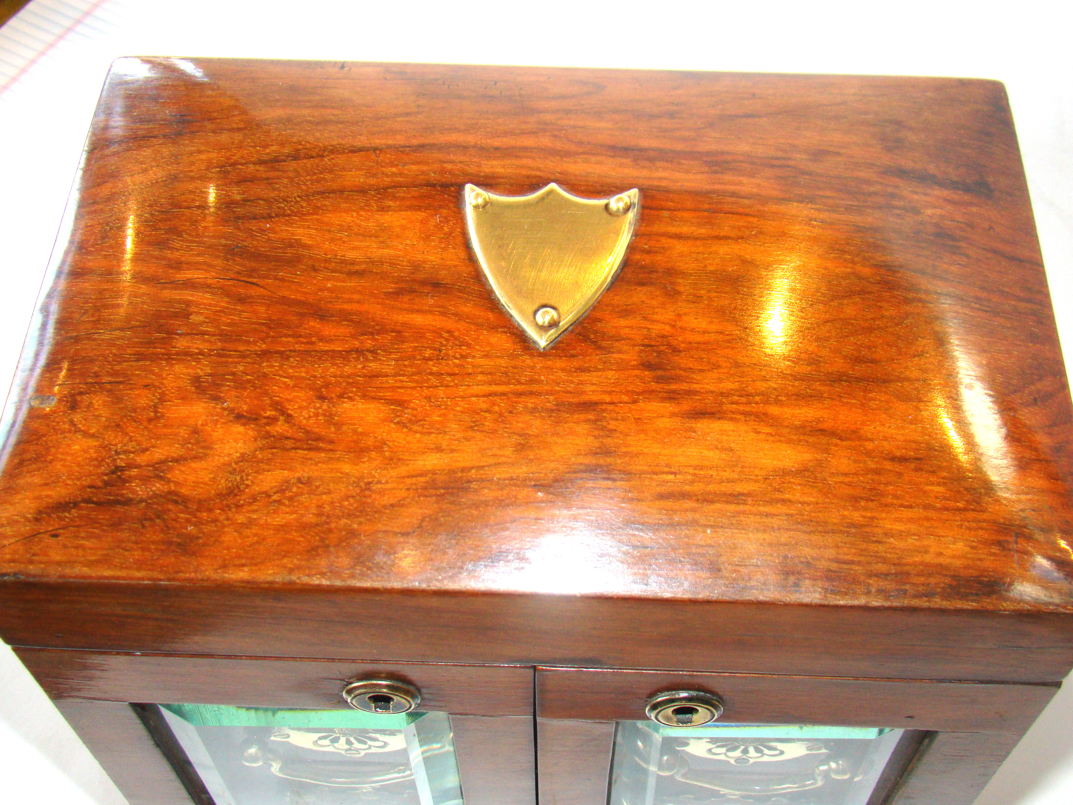 An extremely fine and rare antique English walnut jewelry cabinet circa 1860-1870 — image 4
