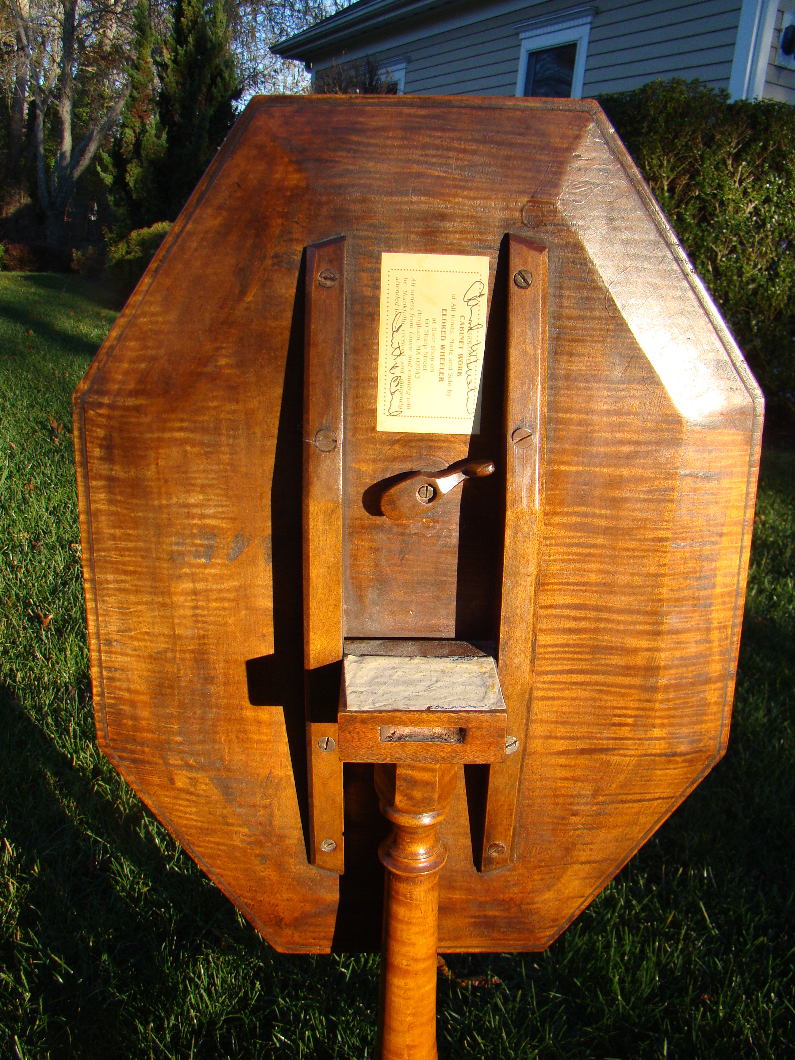 A RARE and beautiful Eldred Wheeler "Prototype" Dunlap style tilt-top tiger maple candlestand — image 4