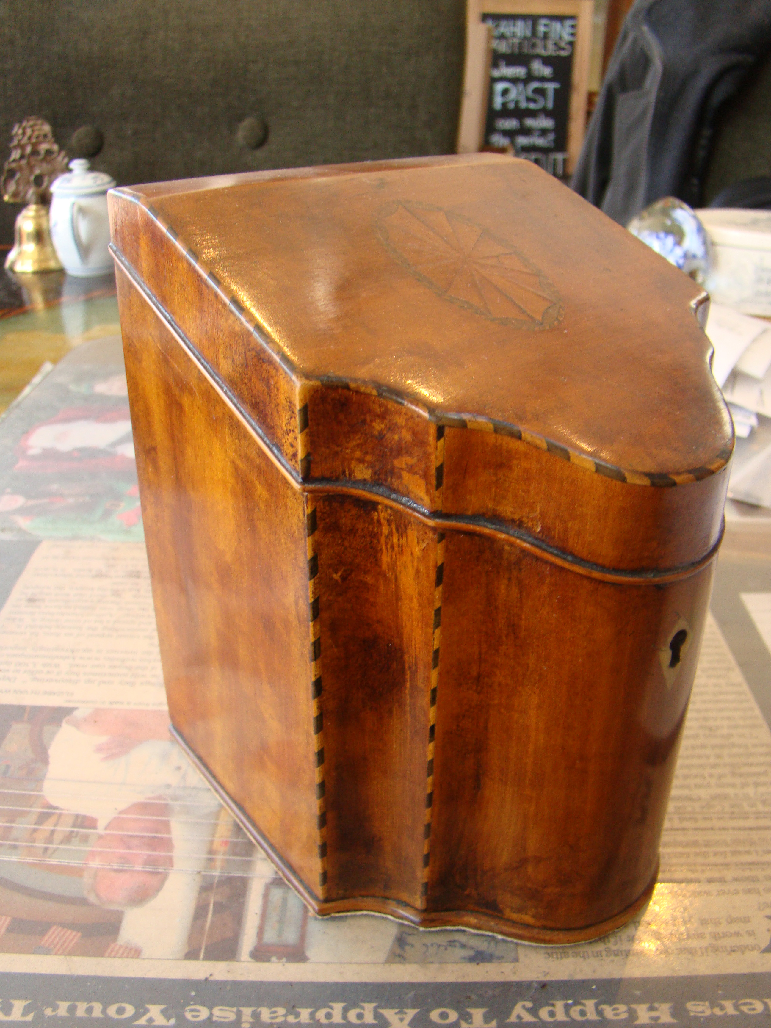 A RARE diminutive 18th century walnut tea caddy box  in the form of a cutlery box circa 1780 — image 2