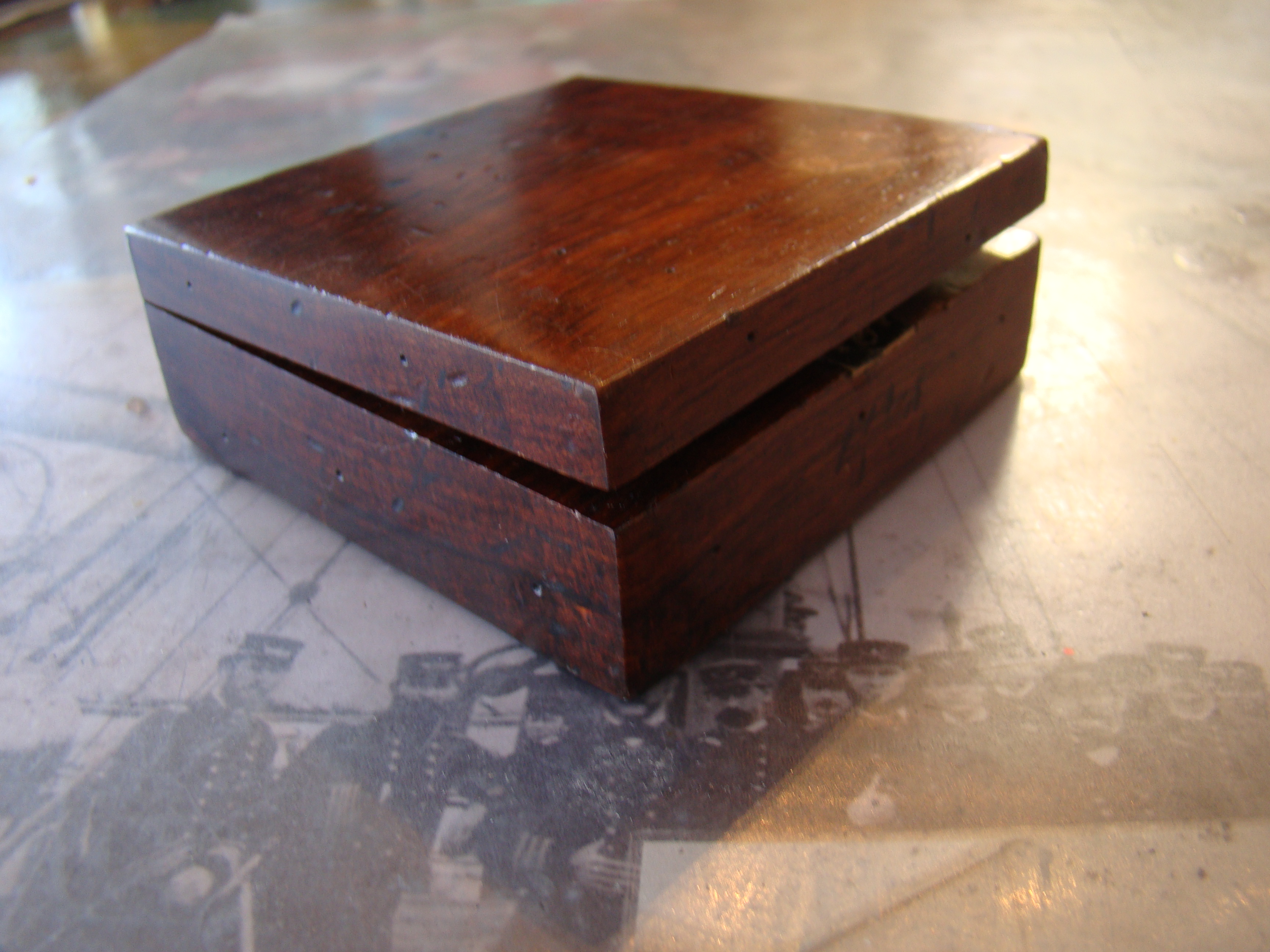 An antique pocket compass, possibly 18th or early 19th century — image 2