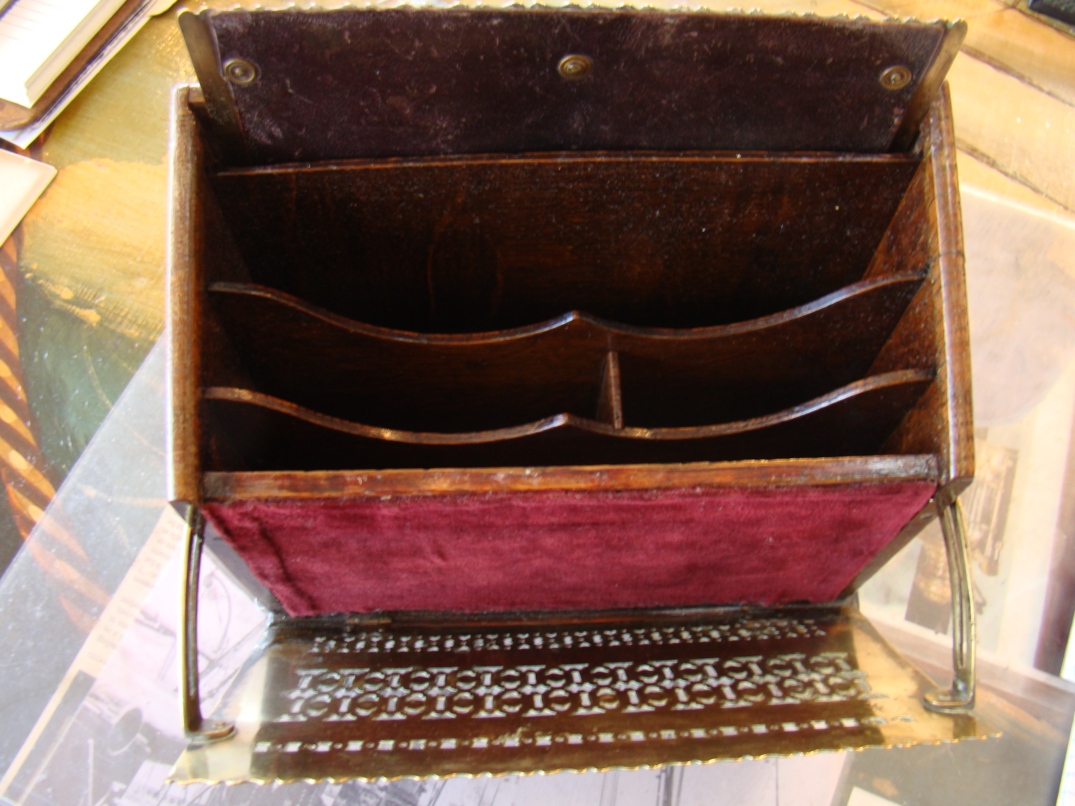 A beautiful Victorian brass mounted oak letter box circa 1880 — image 3