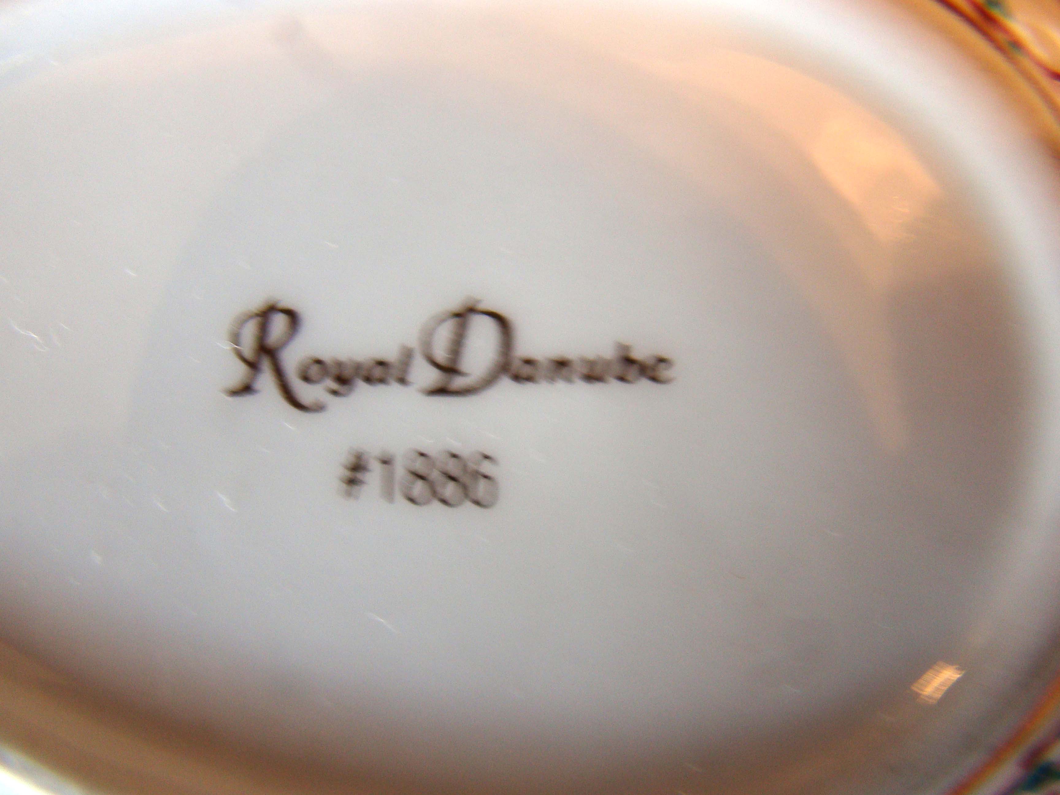 A fine vintage reticulated egg-shaped covered bowl market Royal Danube — image 2