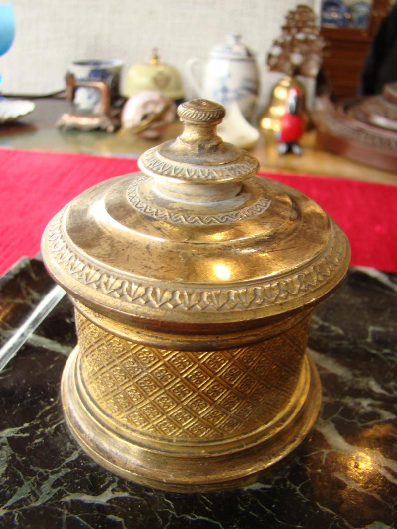 A fine 19th century French marble inkstand base with two ormolu inkwells — image 2