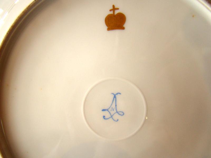 A set of highly important Sevres Cabinet plates made for King Louis XV in 1753 — image 3