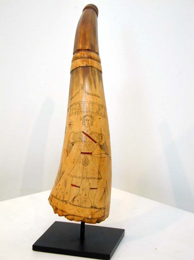 Fine early 19th Century engraved American Powder Horn