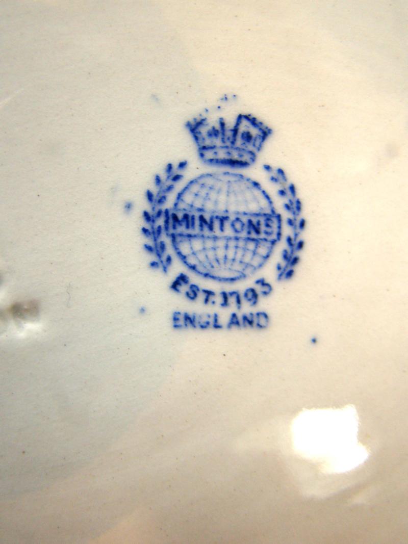 A gorgeous vintage MINTON fruit set — image 3