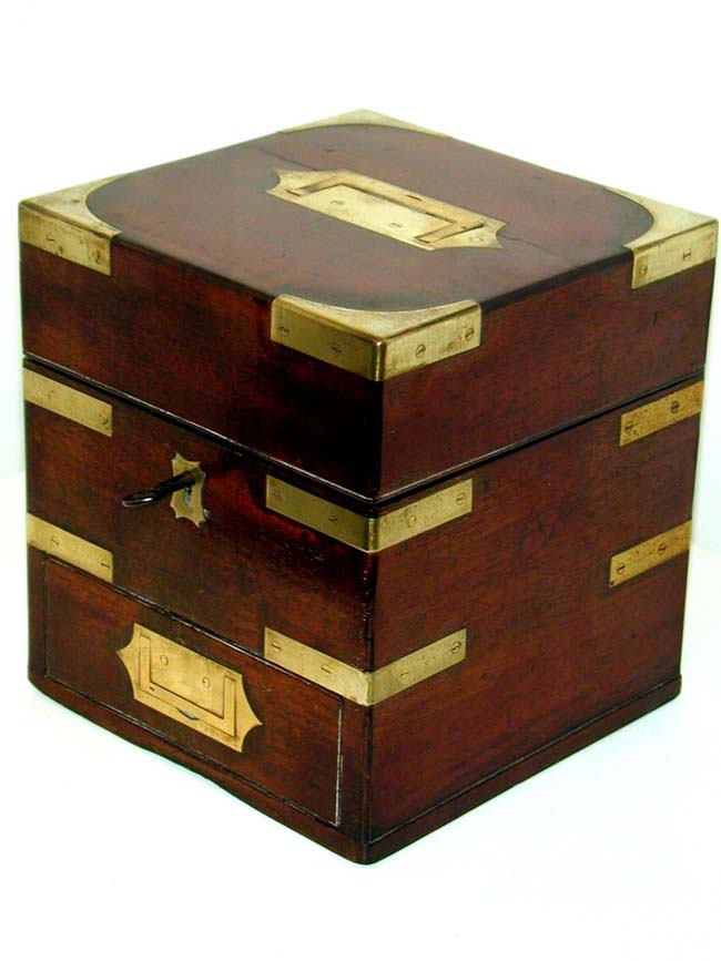 Fine Early 19th Century Physicians Brass Bound Travelling Apothecary set — image 2