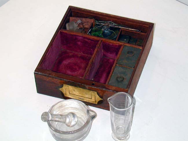 Fine Early 19th Century Physicians Brass Bound Travelling Apothecary set — image 3