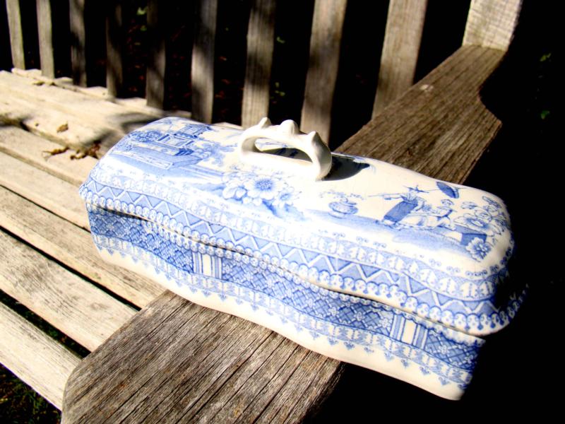 An attractive antique 'Chinese' style three compartment covered box marked CANTON circa 1860