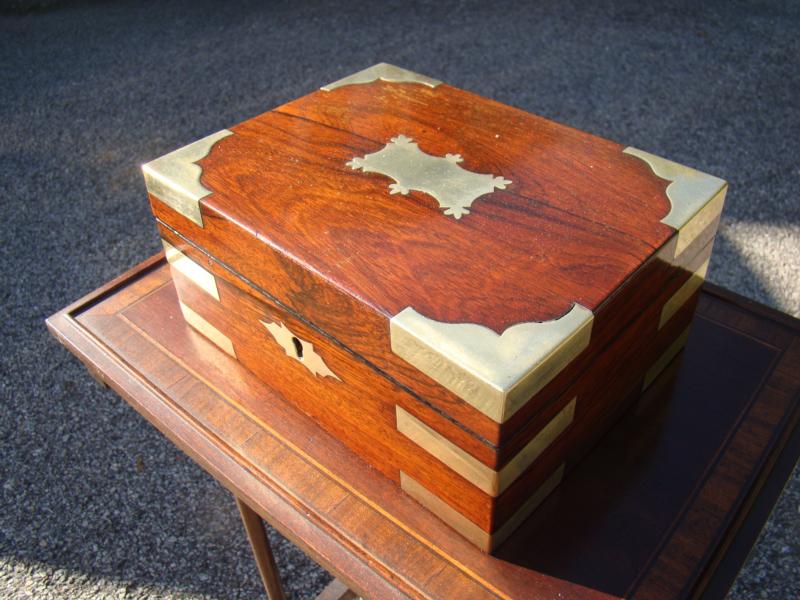 An attractive English Regency period brass inlaid rosewood box circa 1820 — image 2