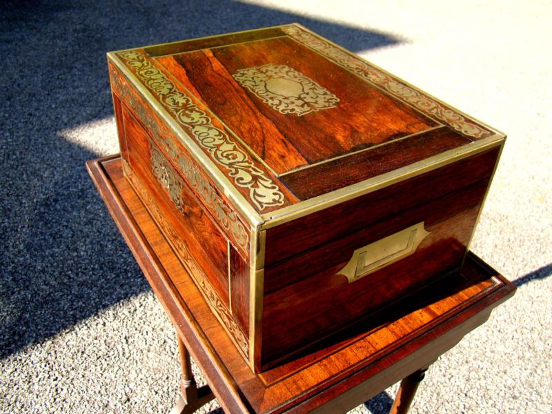 A large English Regency period brass inlaid rosewood jewelry box circa 1820 — image 3