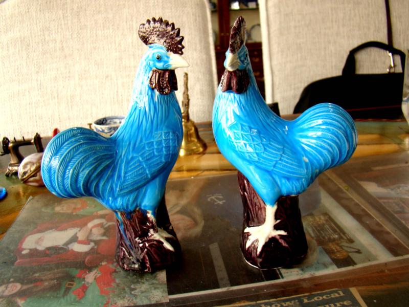 A RARE pair of Chinese porcelain chickens circa 1890 — image 3