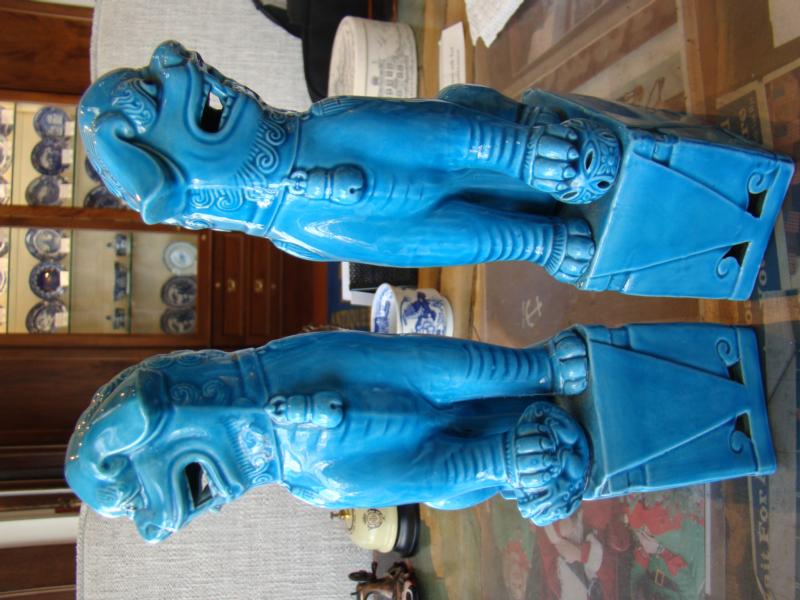 A large and stunning pair of Chinese Foo Dogs circa 1890-1920 — image 2