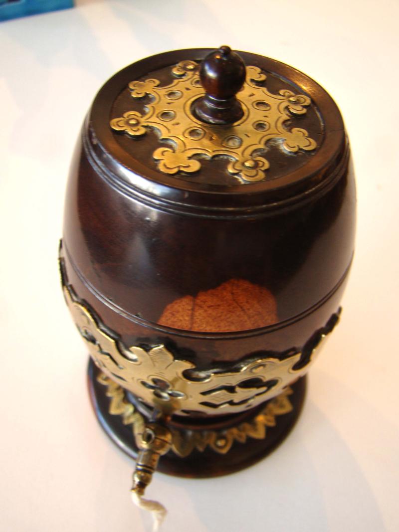 A gorgeous Victorian brass mounted 'lignum vitae' string barrel circa 1870 — image 2