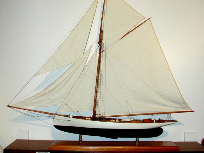 Scale Model of the 1885 America's Cup Yacht "Puritan" — image 4