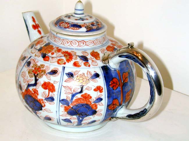 Beautiful 18th Century Chinese Imari Pattern Teapot With Silver Overlay Handle — image 2