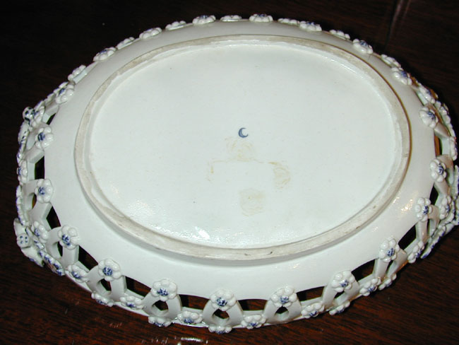 An 18th Century English First Period Worcester Porcelain 'Chestnut' Basket Circa 1765 — image 3