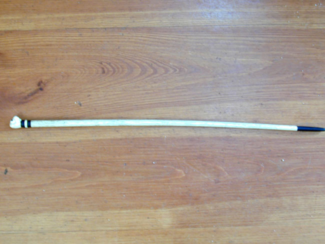 A 19th century Sailor-Made Whalebone Pointer With Whale Ivory Bull Dog Knob — image 3
