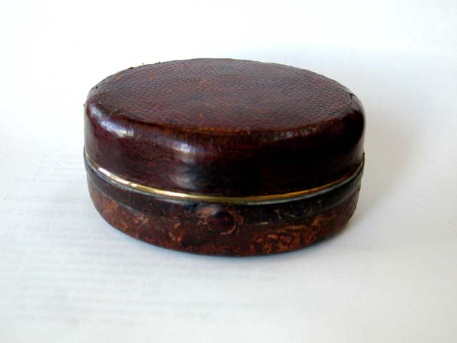 Victorian Travelling Engraved Double Inkwell Set circa 1880 — image 2