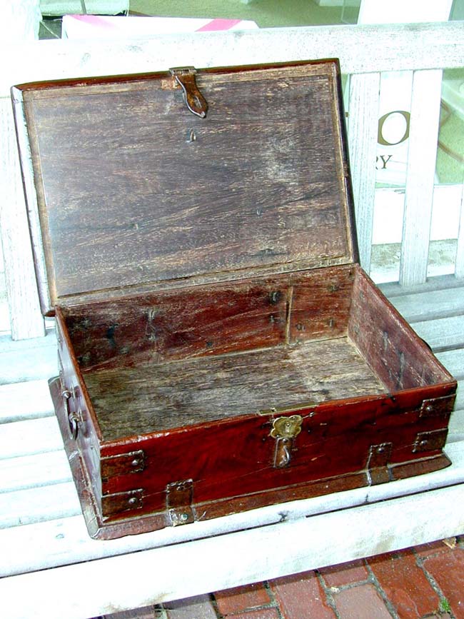 Early 18th Century English Iron Mounted Walnut Bible Box — image 3