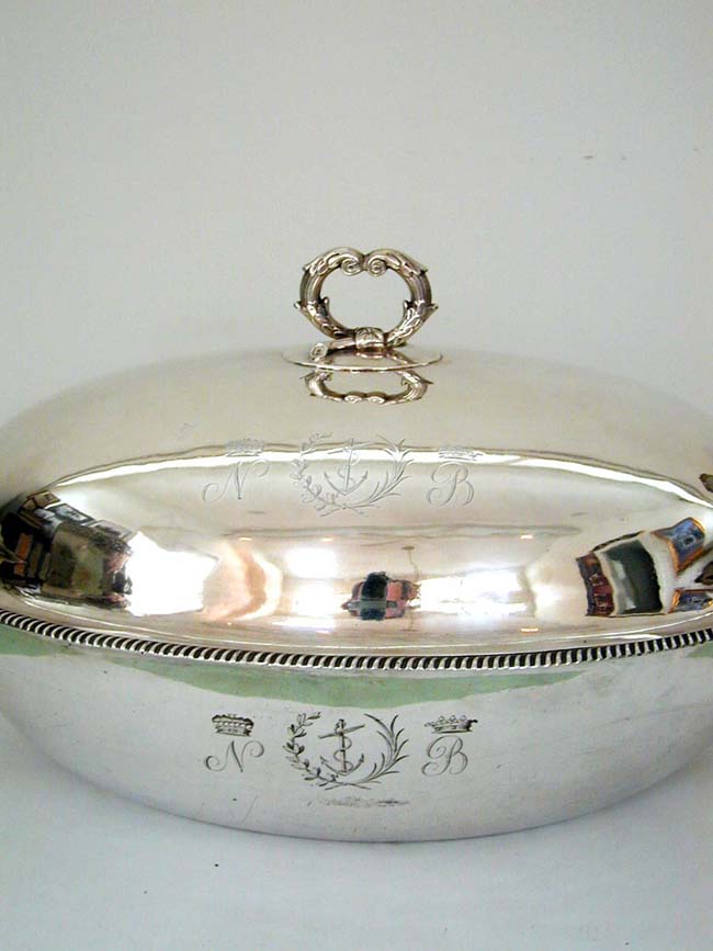 Highly Rare and Important Silver Plated Covered Entree Dish With the Arms of Admiral Lord Nelson  — image 3