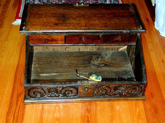 A Fine Late 17th Century English Oak Bible or Desk Box With Initials 'ES' and Dated 1711 — image 4