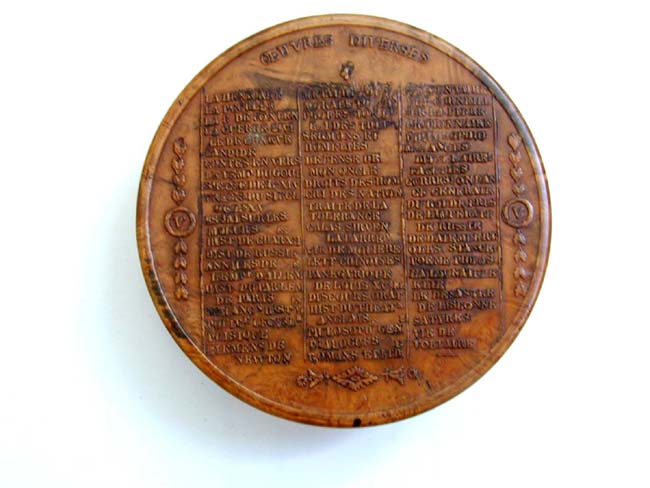 Fine Antique 18th century French Carved "Voltaire" Tobacco Box Circa 1790 — image 2