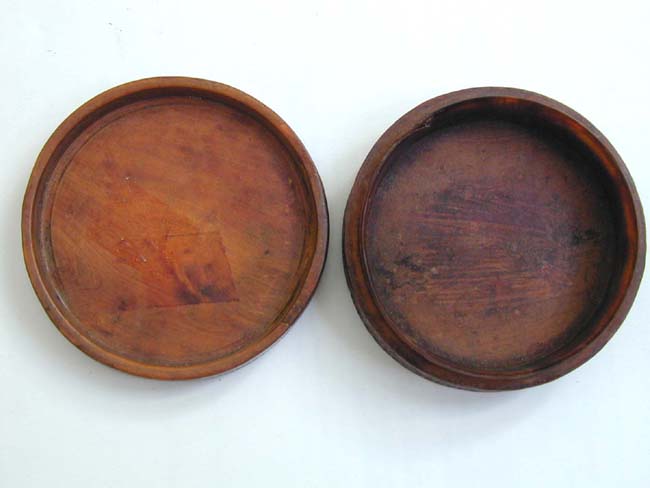 Fine And Rare 18th Century Spanish Carved Boxwood Tobacco Box Circa 1765 — image 3