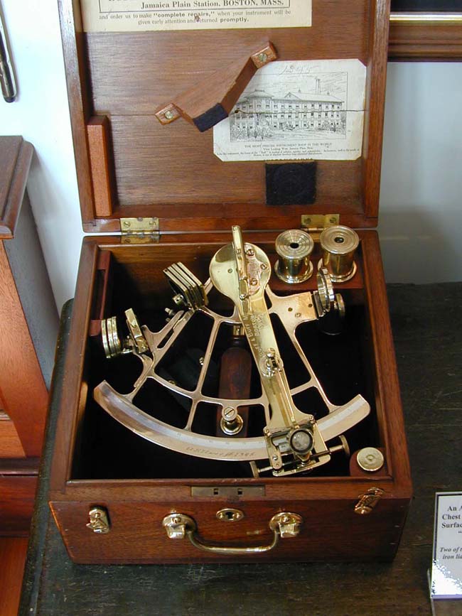 Fine Antique Cased Mariners Sextant Circa 1900 — image 3