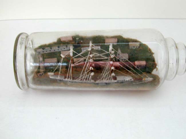 An Early 20th century Sailor-made Ship-in-a Bottle — image 2